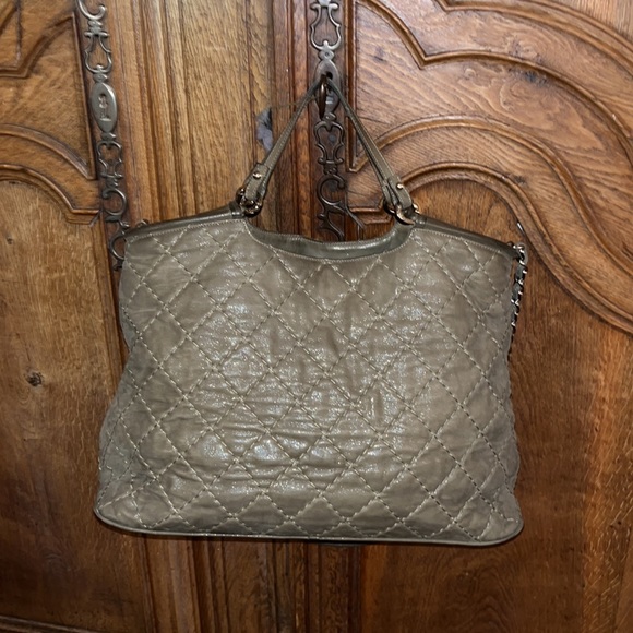 Chanel CC Sea Hit Tote Quilted Iridescent Calfskin Large - Picture 16 of 16